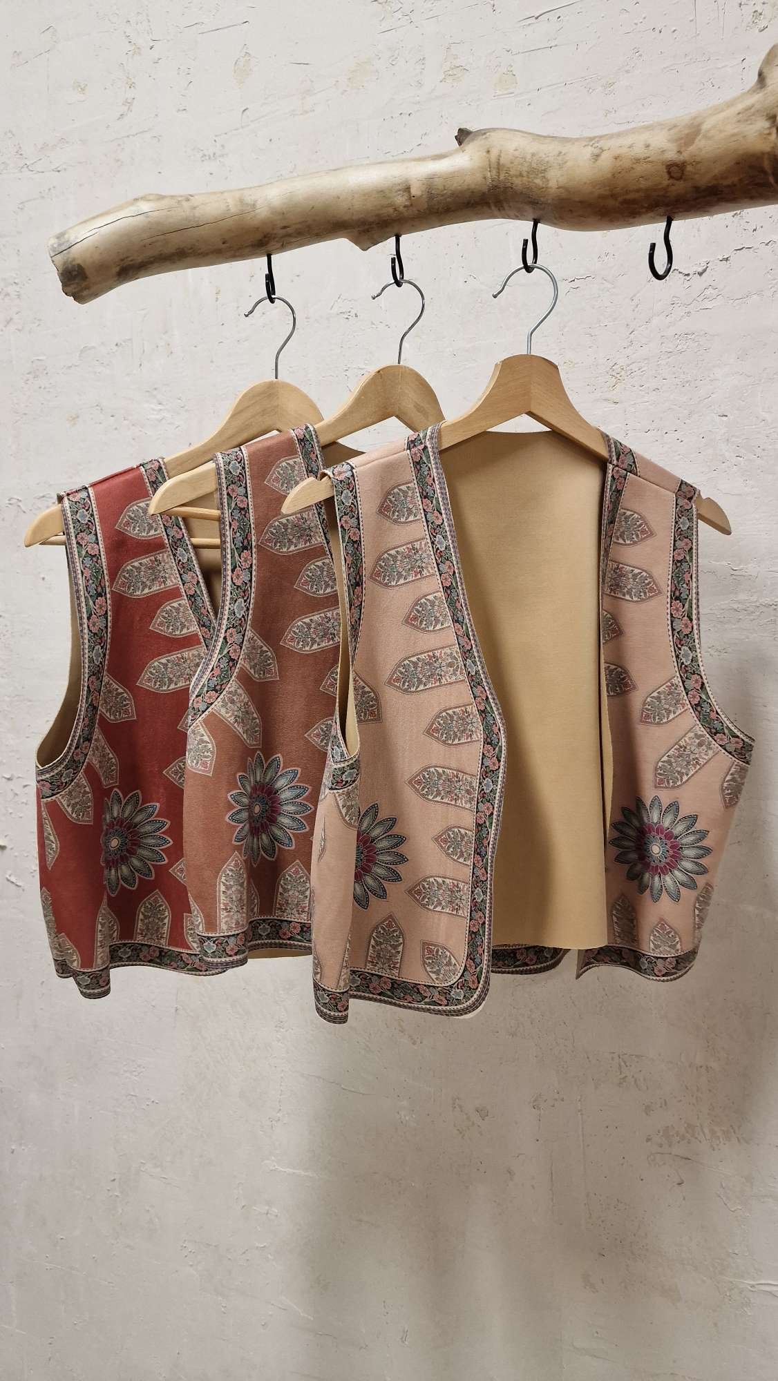 2026/03/1000073613.jpg Faolan Γιλέκο - Image 1