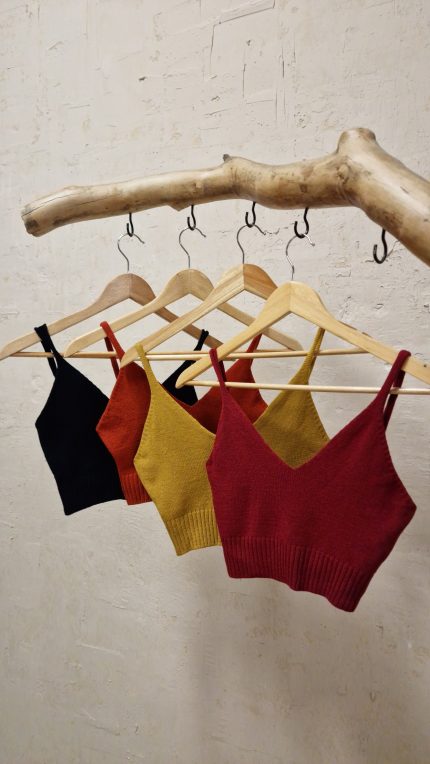 Niria cropped top