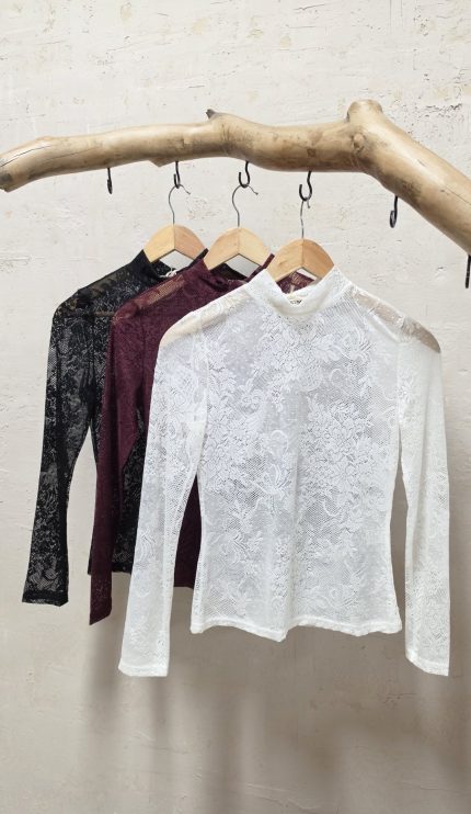Violets lace blouse